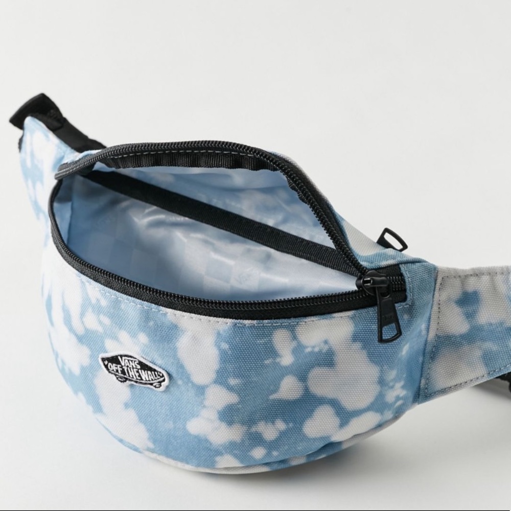 NWT Vans Cloud Bleach Tie Dye Belt Bag Fanny Pack - Picture 2 of 3